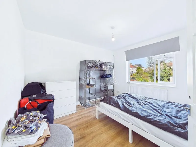 Lowlands Road, Aveley, RM15, photo 13