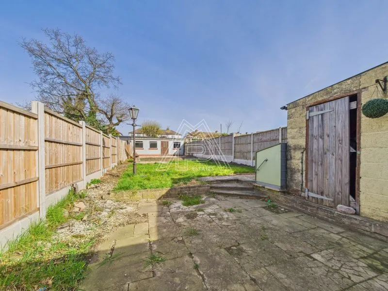 Lowlands Road, Aveley, RM15, photo 17