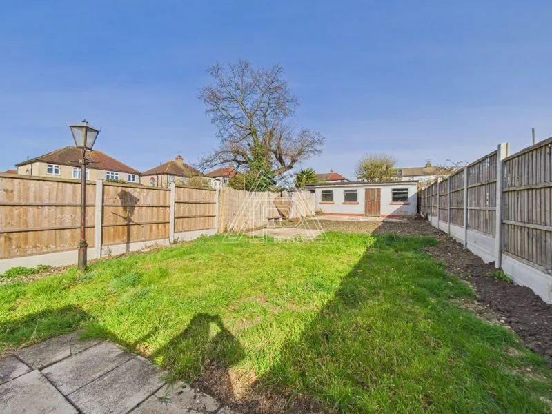Lowlands Road, Aveley, RM15, photo 18