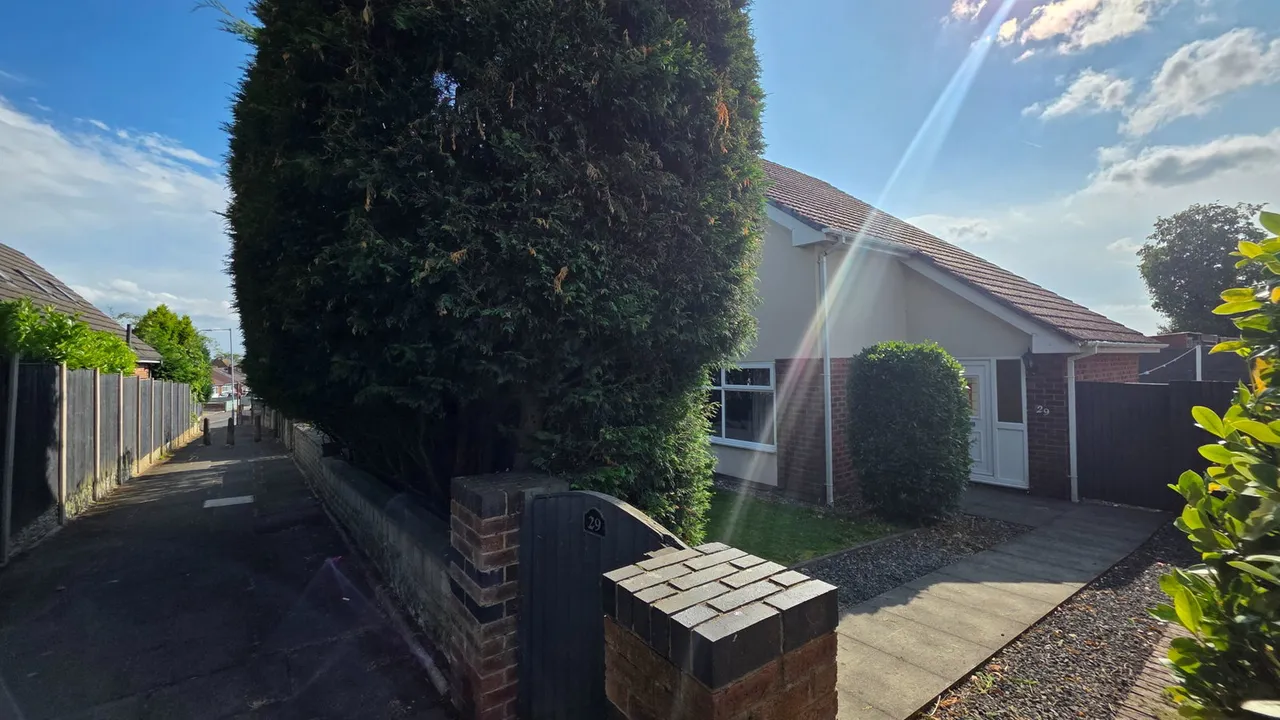 Southover, Westhoughton, BL5, photo 2