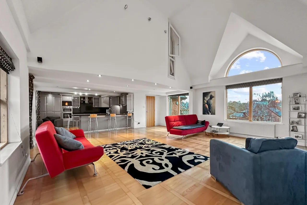 Heath Road, Hale, Cheshire WA14 2XQ, photo 2