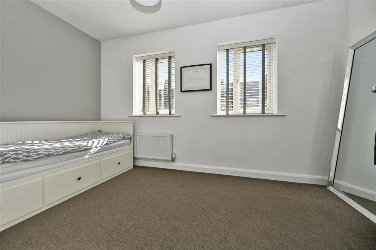 Edison Way, Guiseley, LS20, photo 8