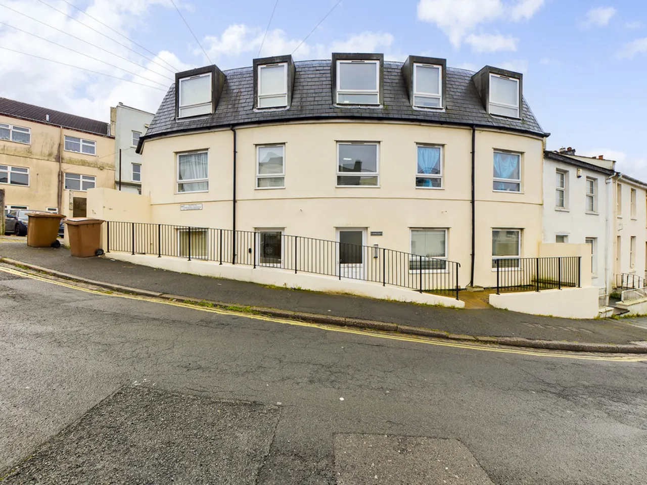 Arundel Court, Stonehouse, PL1, photo 2