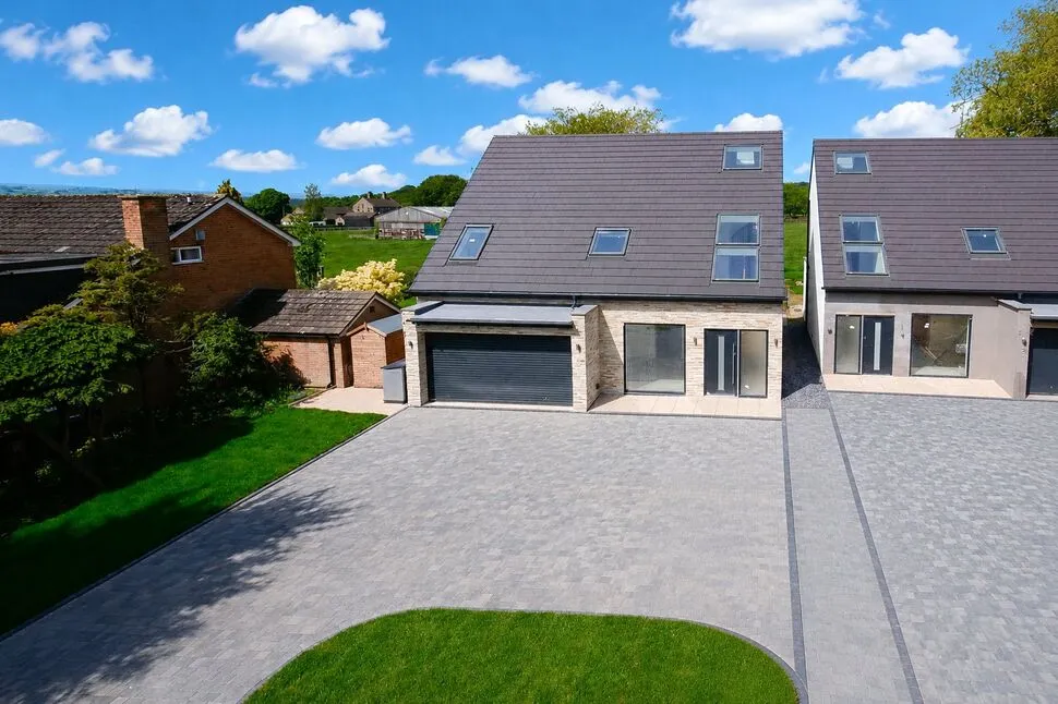 Sunhill Drive, Baildon, West Yorkshire, BD17, photo 2