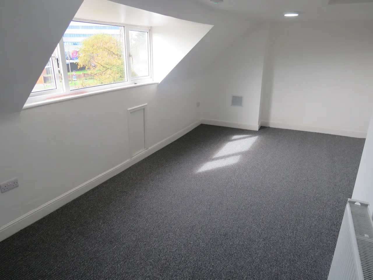 Wolverhampton Road, photo 5