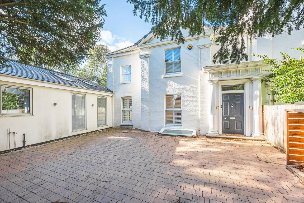 Beautifully Refurbished Early Ninetee, photo 19