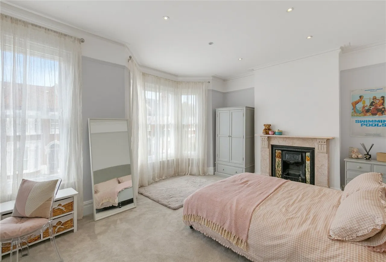 Broomwood Road, London, SW11, photo 8