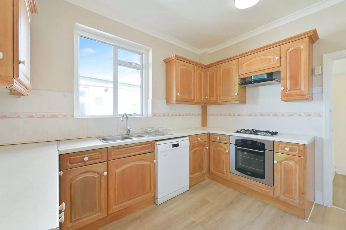Lyndhurst Gardens, Pinner, HA5, photo 5