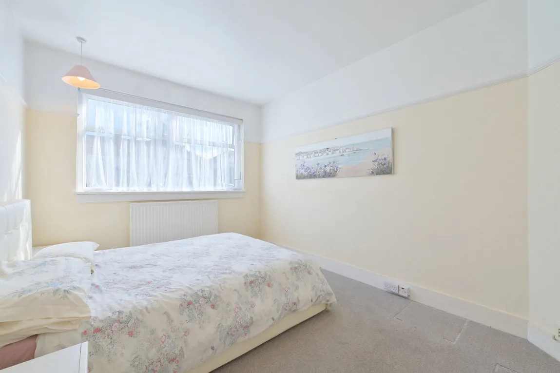 Lyndhurst Gardens, Pinner, HA5, photo 6