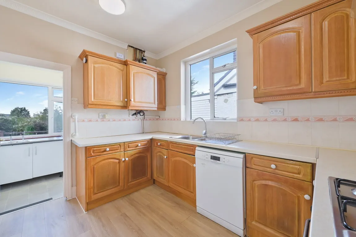 Lyndhurst Gardens, Pinner, HA5, photo 4