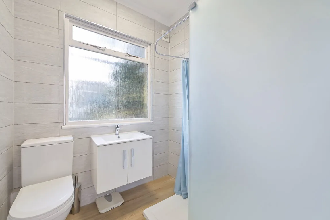 Lyndhurst Gardens, Pinner, HA5, photo 8