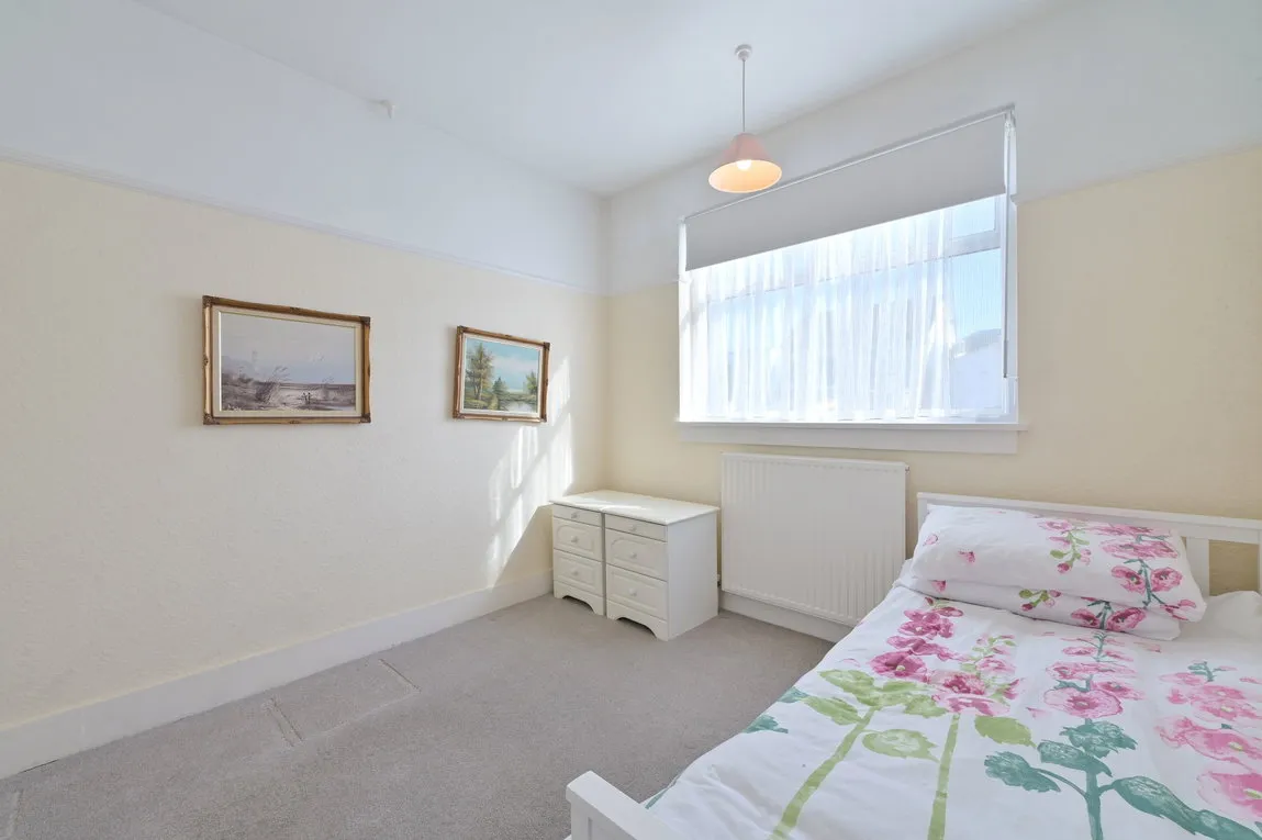 Lyndhurst Gardens, Pinner, HA5, photo 7
