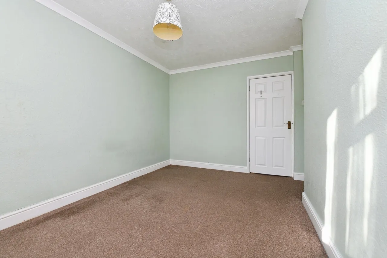 Woodland Avenue, Hutton, Brentwood, Essex, CM13, photo 7