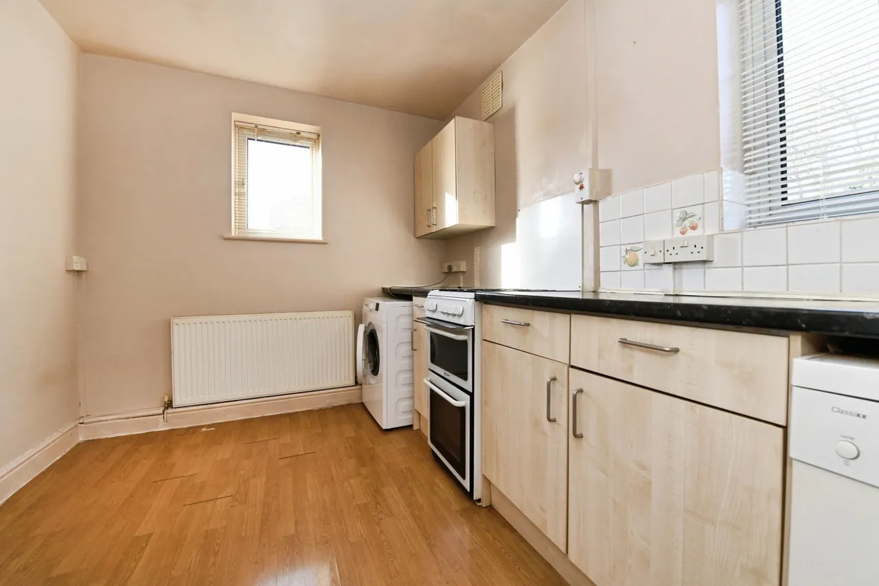 Woodland Avenue, Hutton, Brentwood, Essex, CM13, photo 3