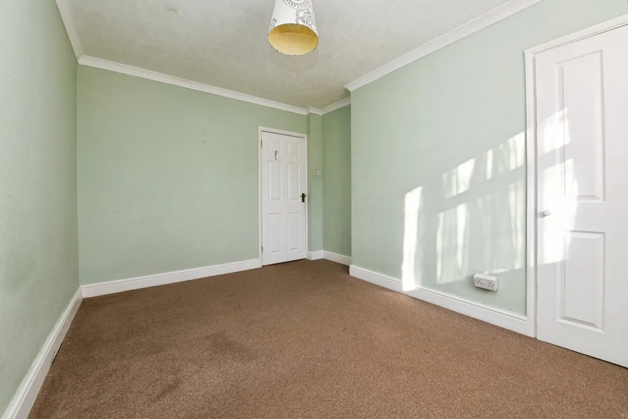 Woodland Avenue, Hutton, Brentwood, Essex, CM13, photo 12