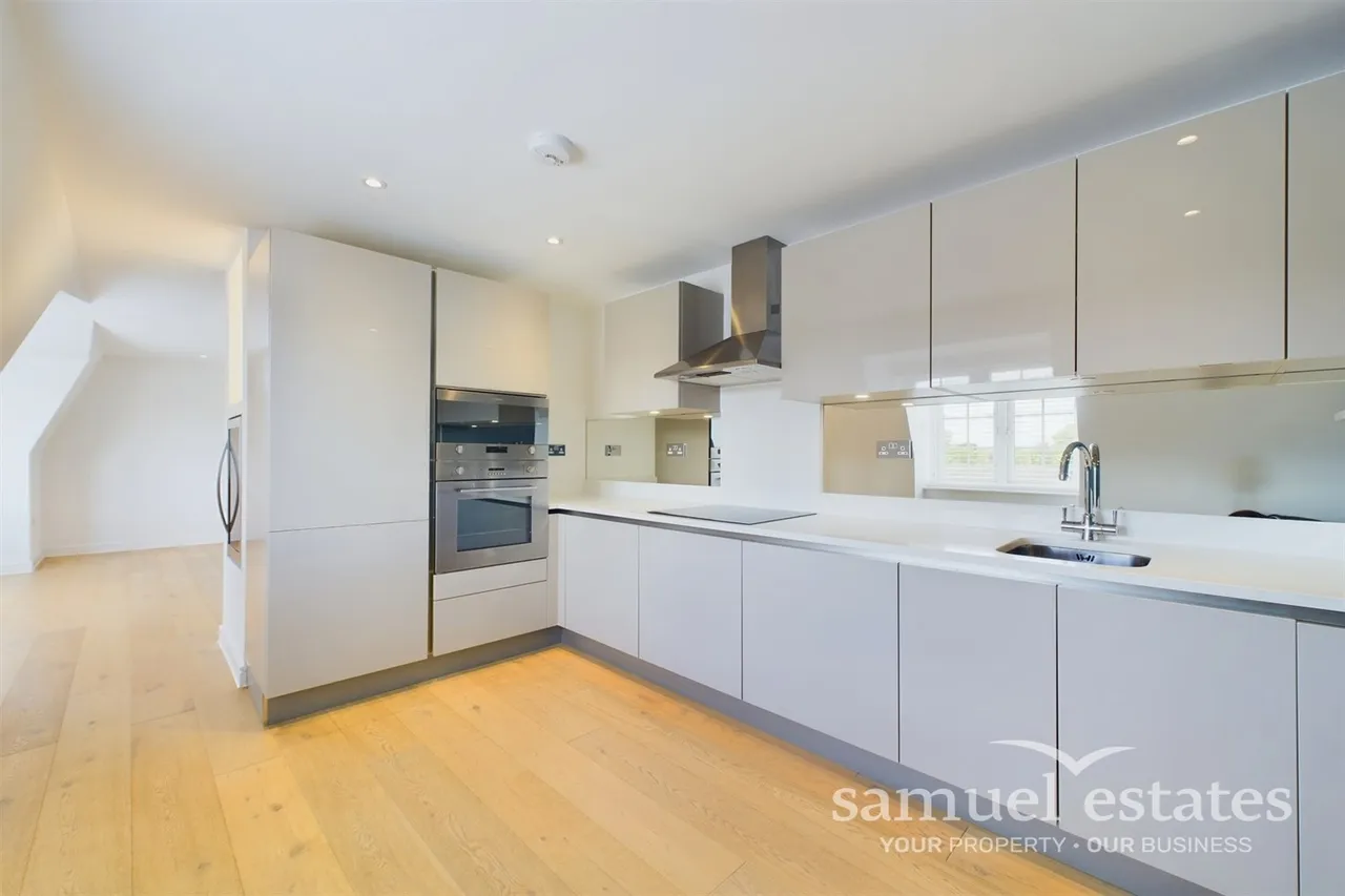 The Avenue, Worcester Park, Surrey, KT4 7LD, photo 6