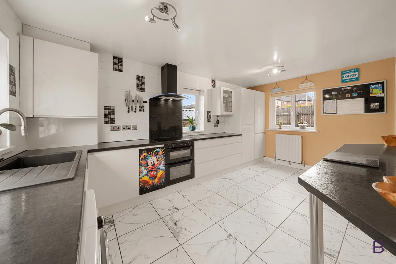 Ferrand Avenue, Bradford, BD4, photo 4