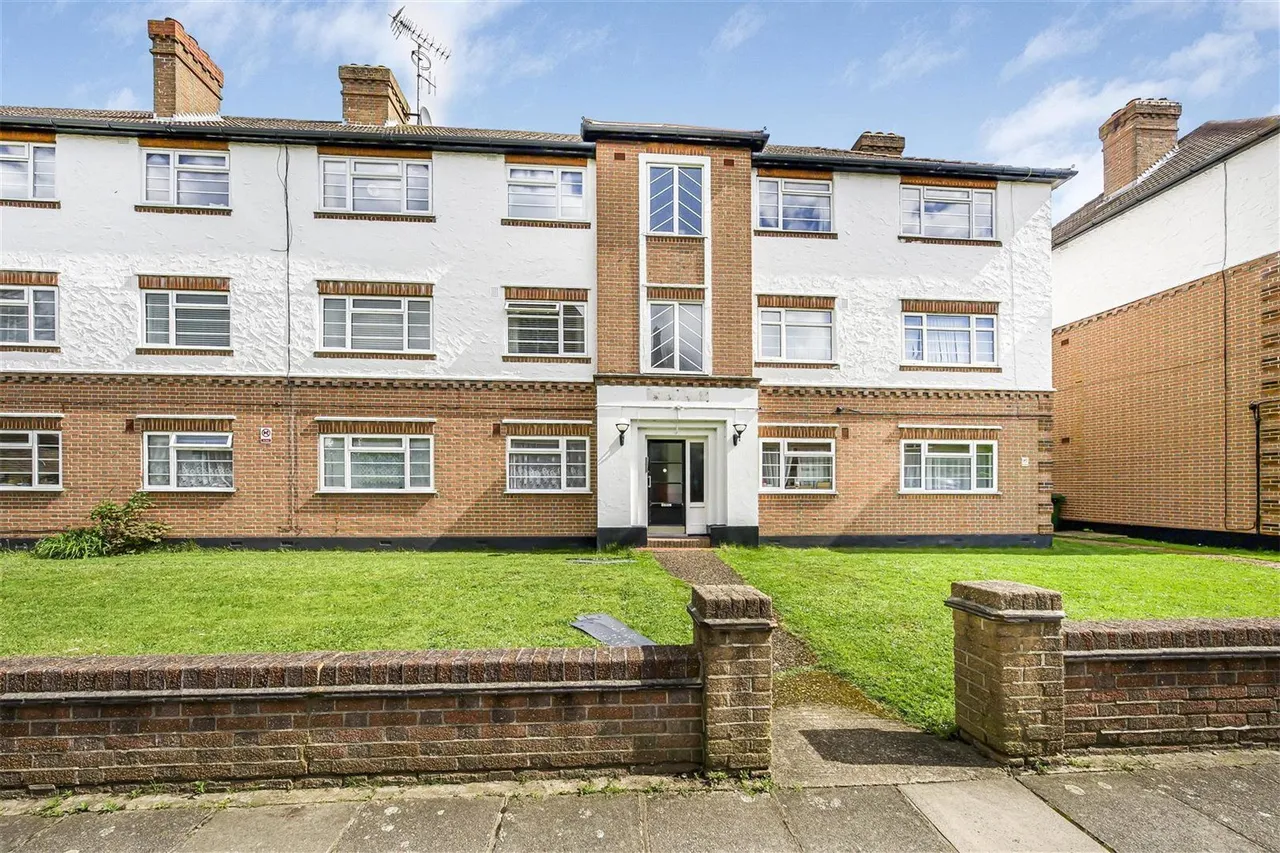 2 bed flat for sale, Churchview Road, Twickenham, TW2