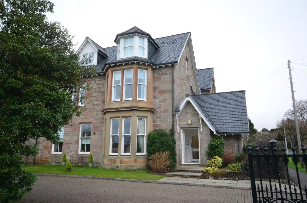 1 bed flat to rent, Colquhoun Street, Helensburgh, G84
