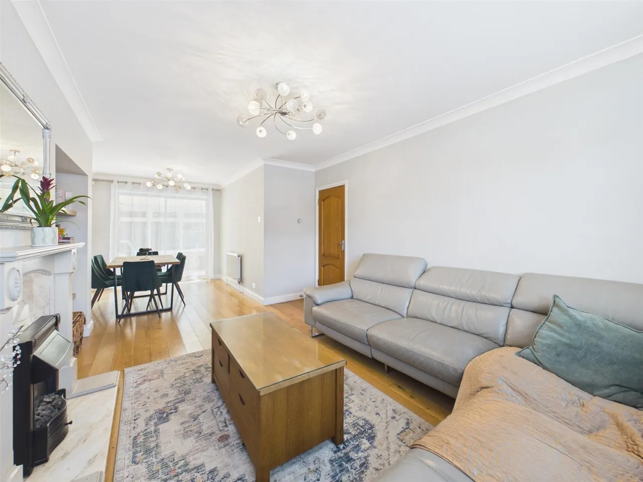 Long Drive, Ruislip, HA4, photo 2