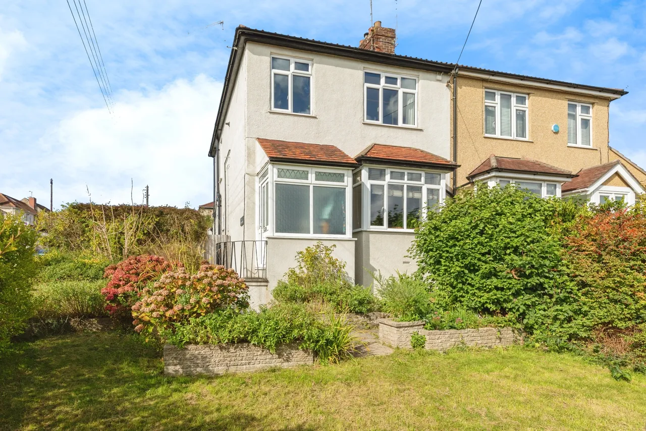 3 bed house for sale — Station Road, Bristol