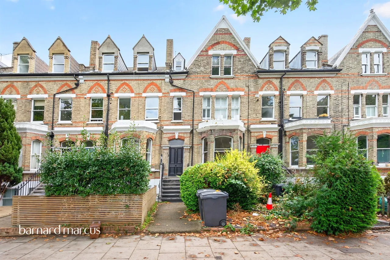 1 bed flat for sale — Maple Road, Surbiton