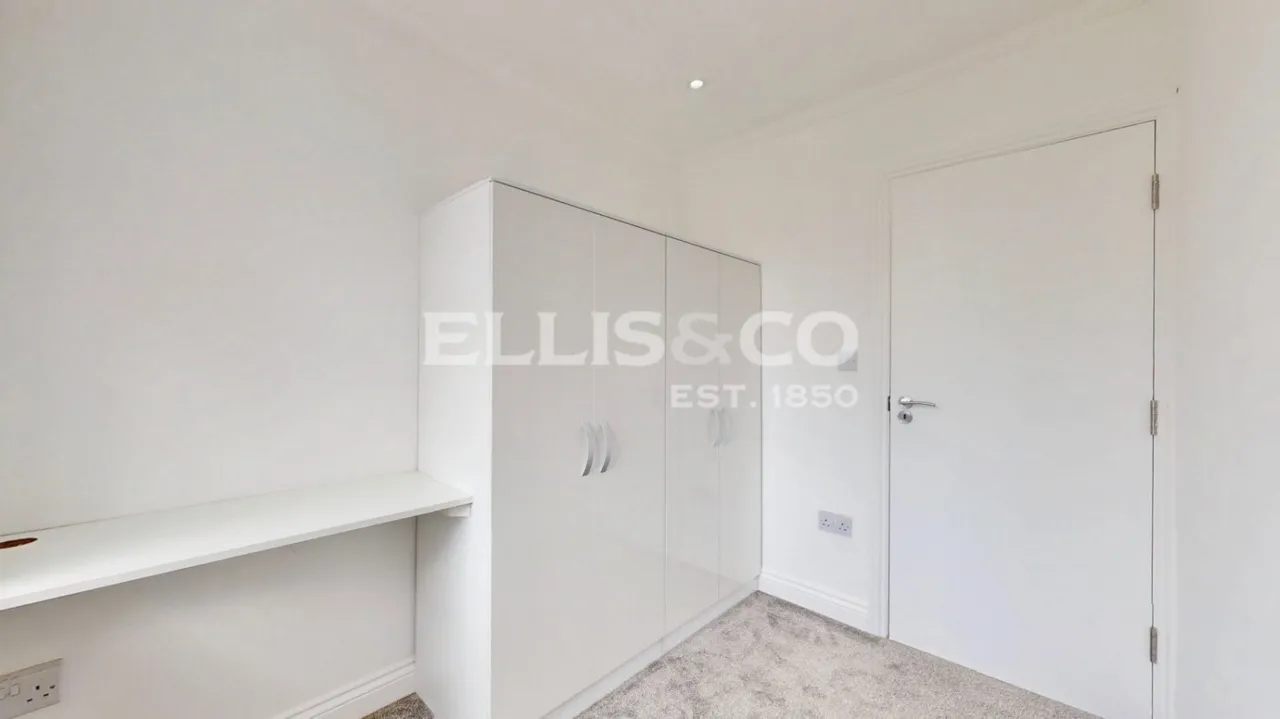 Thorn Close, Northolt, UB5, photo 6