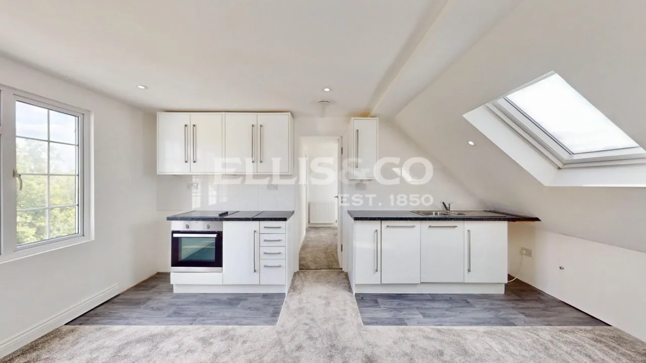 Thorn Close, Northolt, UB5, photo 3