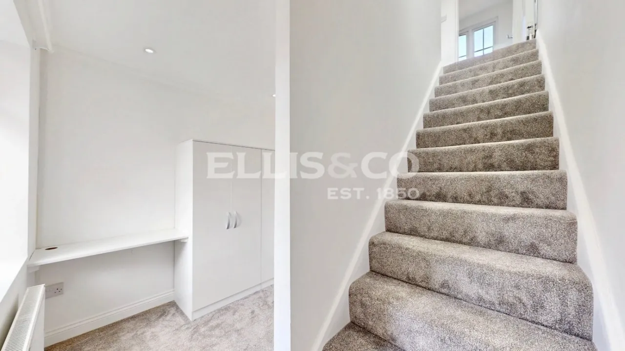 Thorn Close, Northolt, UB5, photo 16