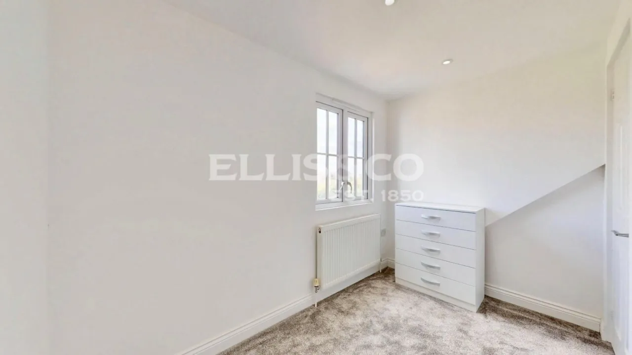 Thorn Close, Northolt, UB5, photo 7