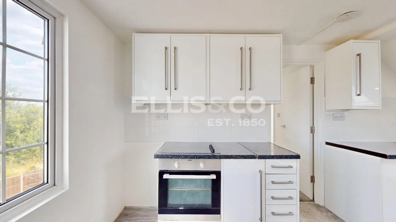 Thorn Close, Northolt, UB5, photo 14