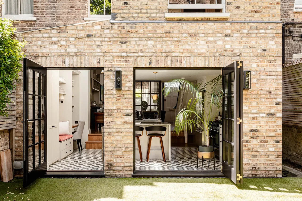 Warbeck Road, London, W12, photo 13