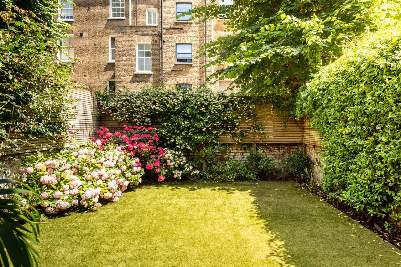 Warbeck Road, London, W12, photo 15