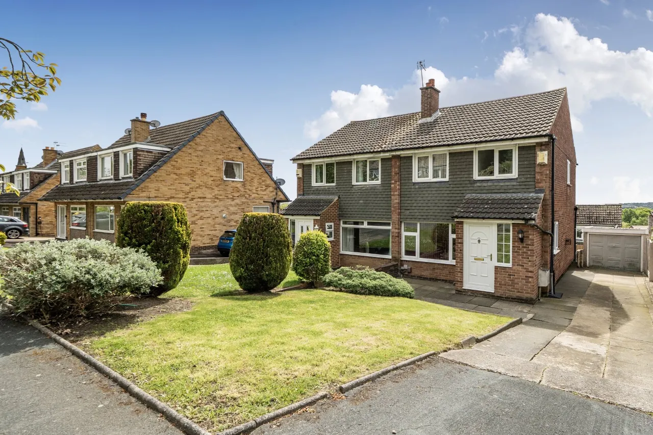 3 bed house for sale, West End Drive, Horsforth, LS18