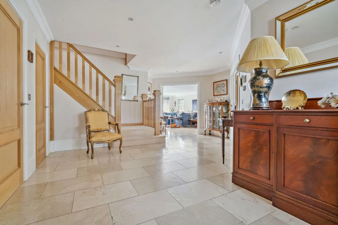 Shire Lane, Chorleywood, WD3, photo 2