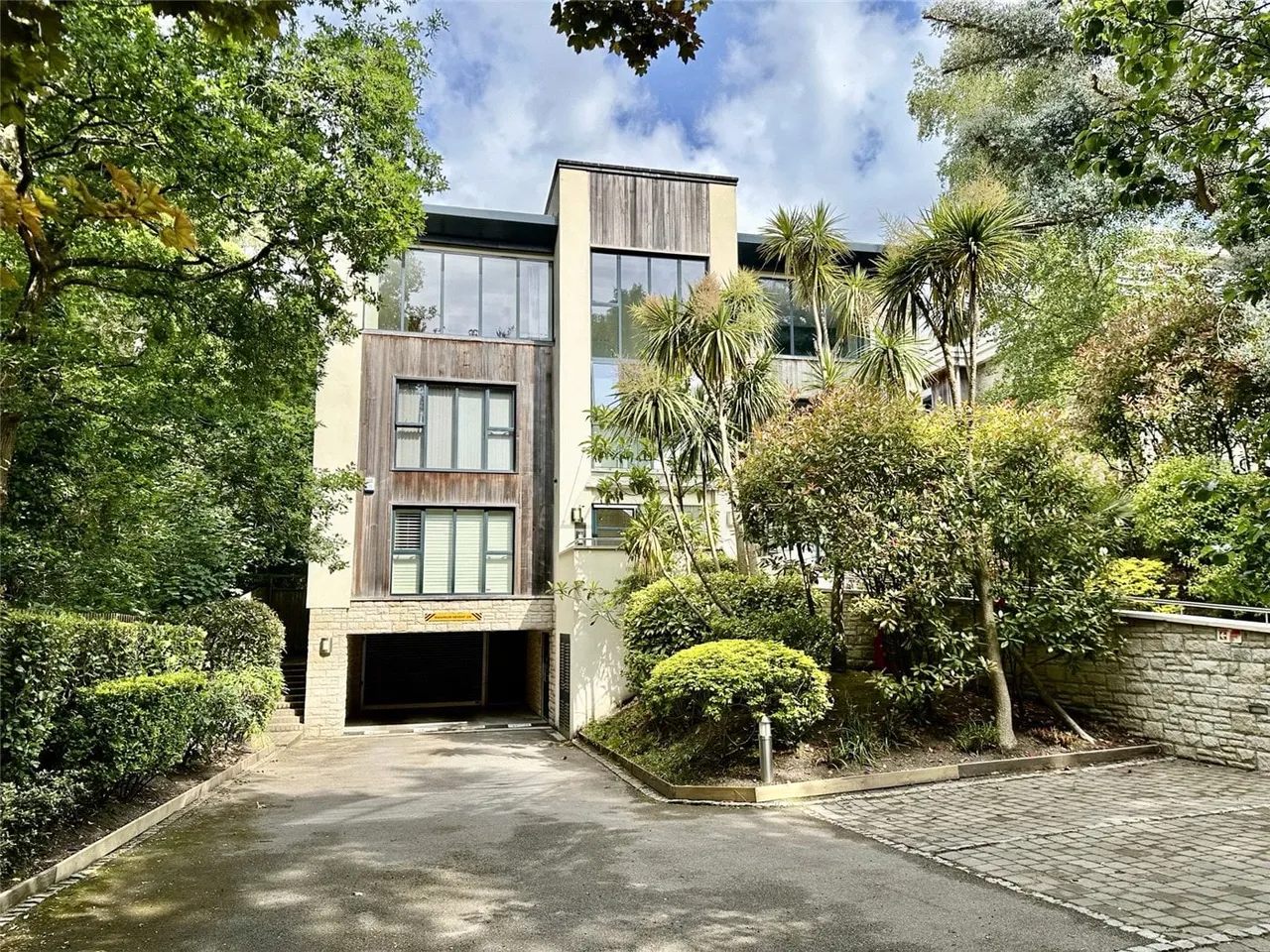 3 bed flat for sale — Glenferness Avenue, Bournemouth, Dorset, BH4