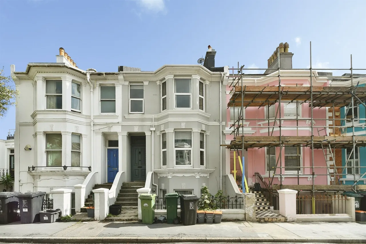 3 bed house for sale — Queens Park Road, Brighton