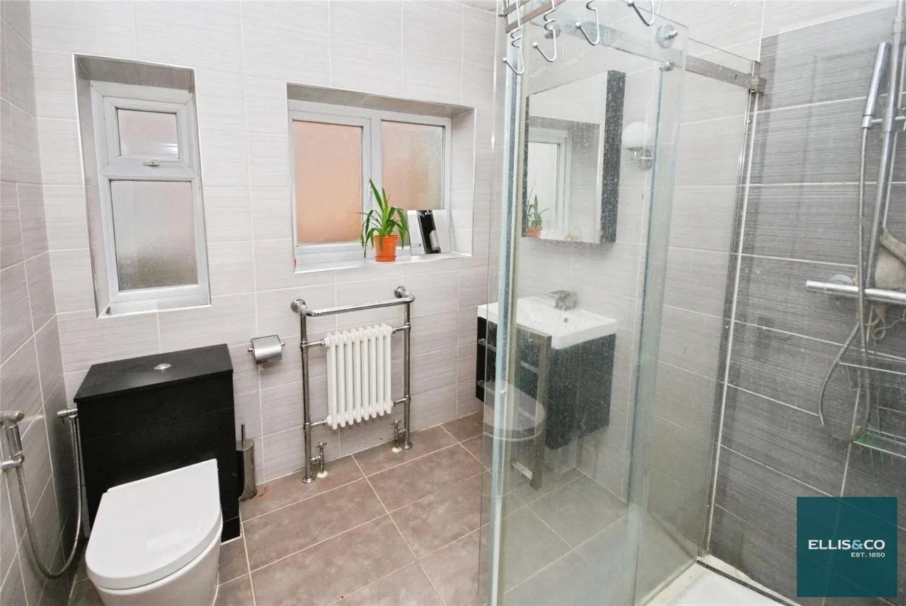 Finchley Road, Golders Green, NW11, photo 8