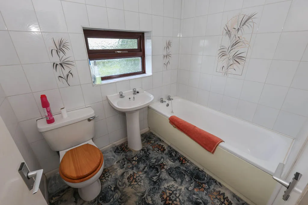 Whitworth Road, Rochdale OL12 6HB, photo 7