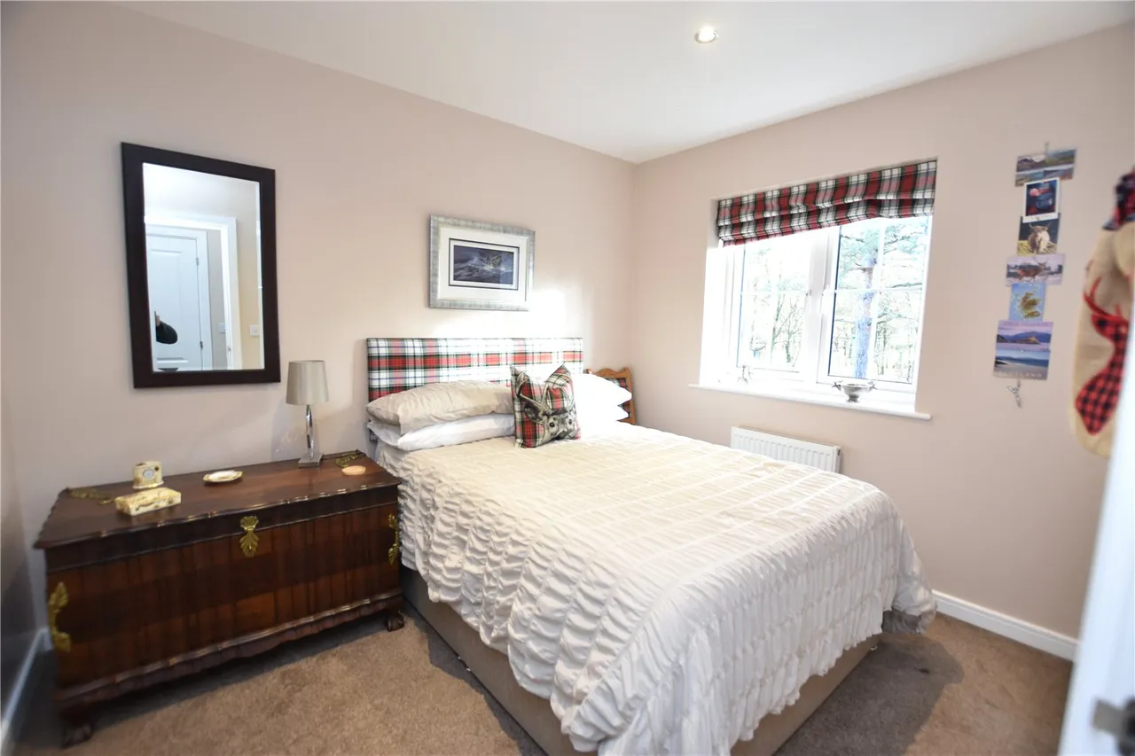 Warbler Road, Farnborough, Hampshire, GU14 9FA, photo 7