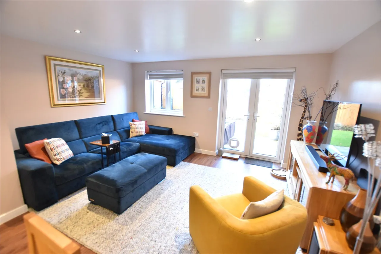 Warbler Road, Farnborough, Hampshire, GU14 9FA, photo 12