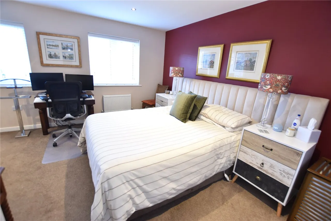 Warbler Road, Farnborough, Hampshire, GU14 9FA, photo 13
