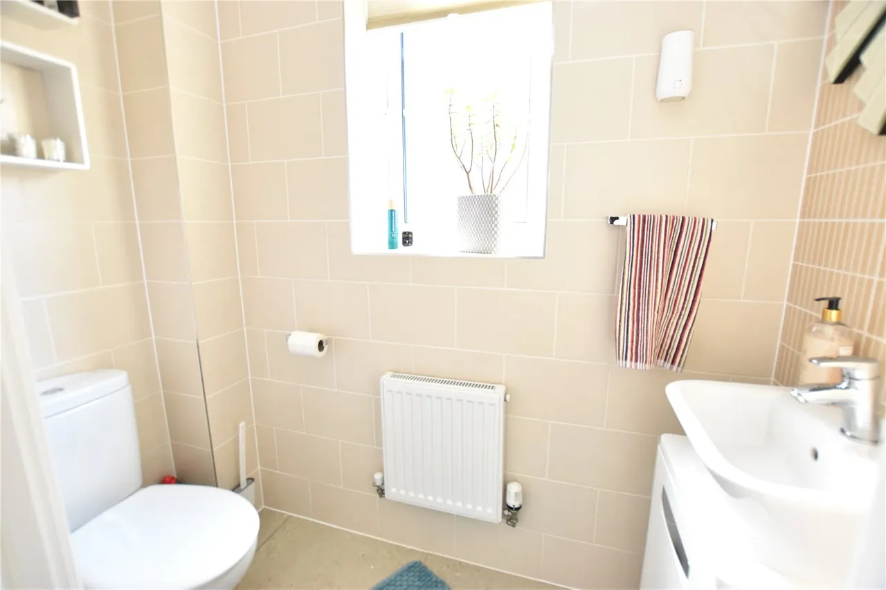 Warbler Road, Farnborough, Hampshire, GU14 9FA, photo 11