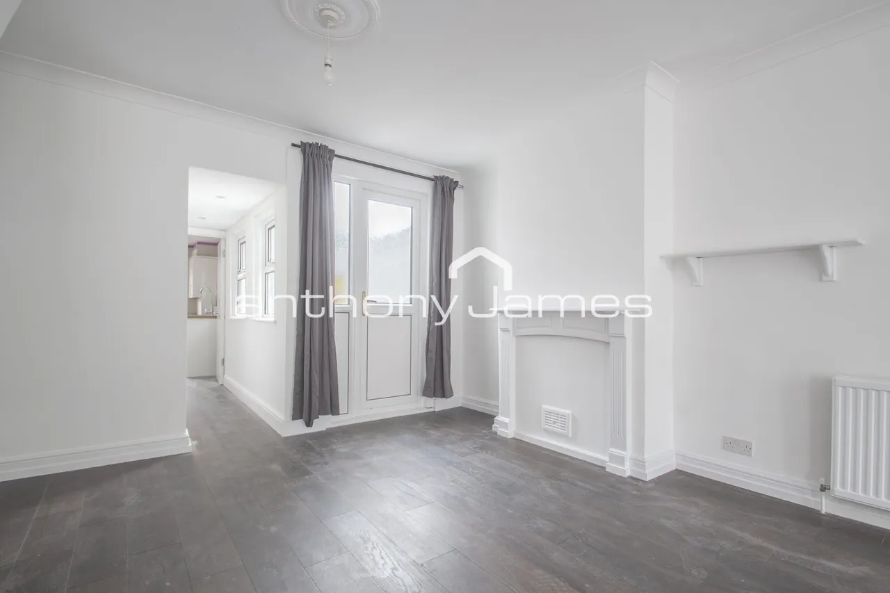 Coxwell Road, London, photo 4