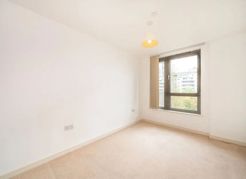 Booth Road, Royal Wharf, E16, photo 5