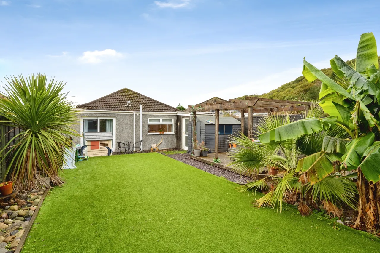 3 bed house for sale, Penshannel, Neath, SA10