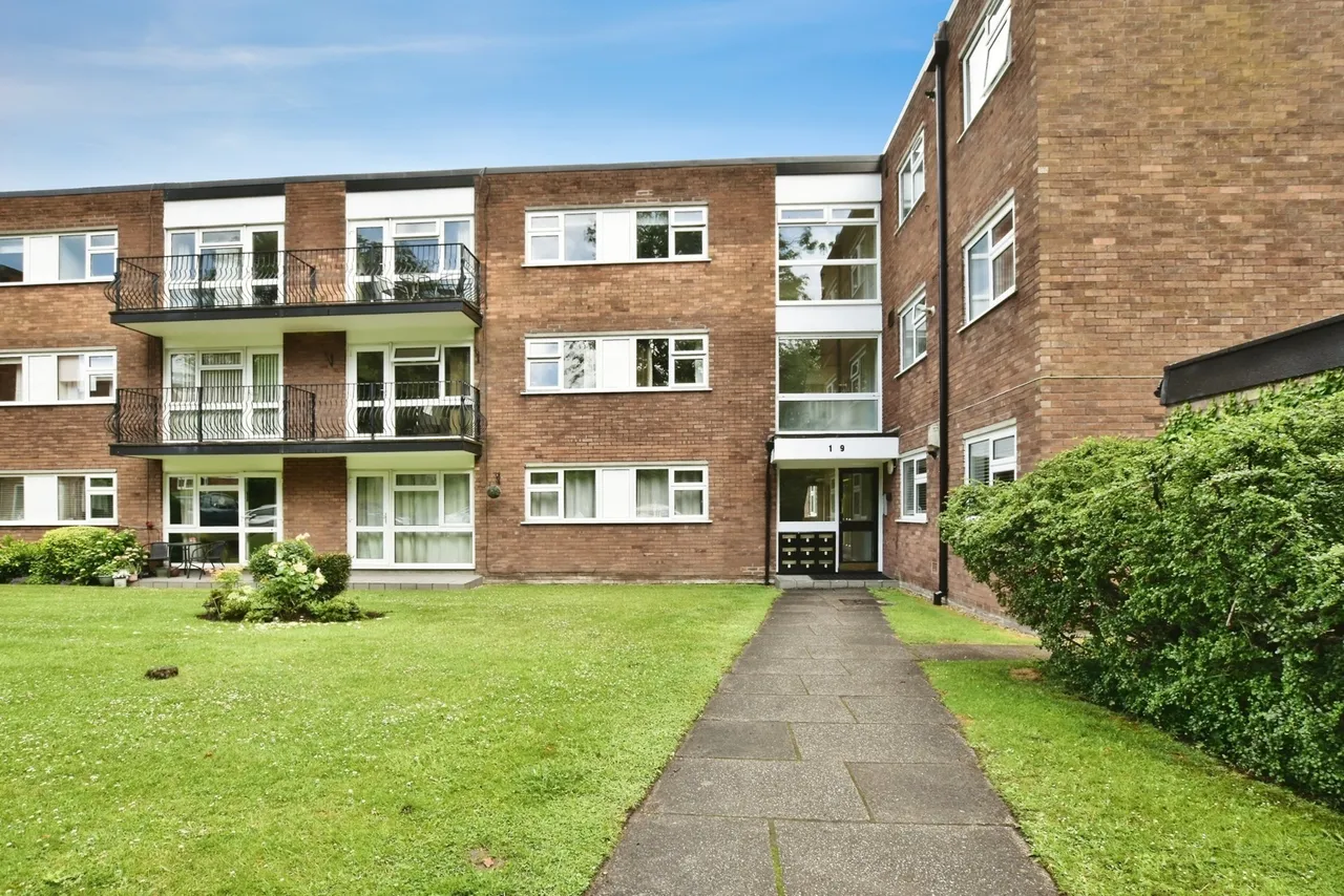 2 bed flat for sale — Townfield Gardens, Townfield Road, Altrincham, Greater Manchester, WA14