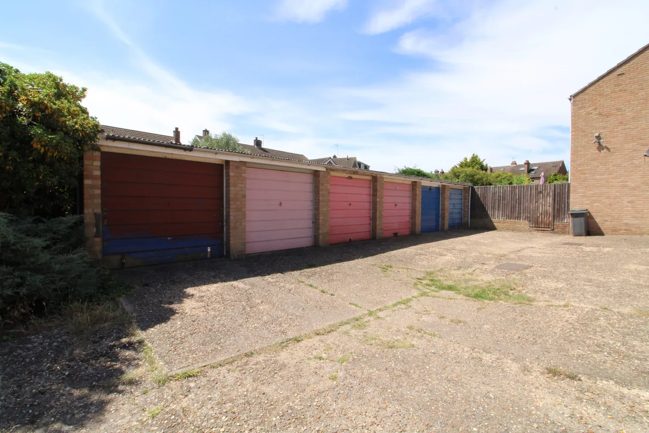 Crediton Close, Bedford, Bedford, MK40 3DU, photo 12
