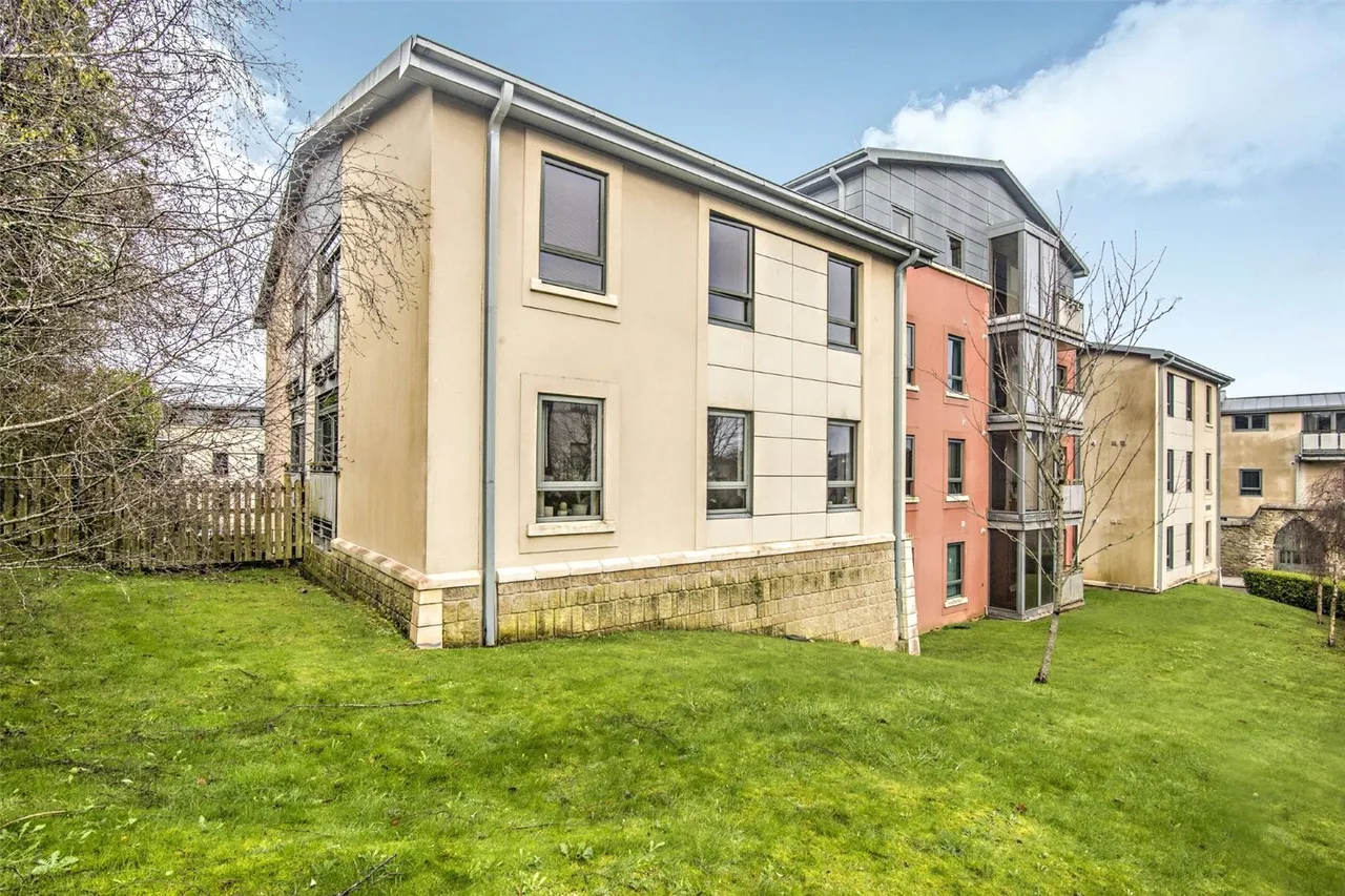 2 bed flat for sale, Tresawya Drive, Truro, TR1