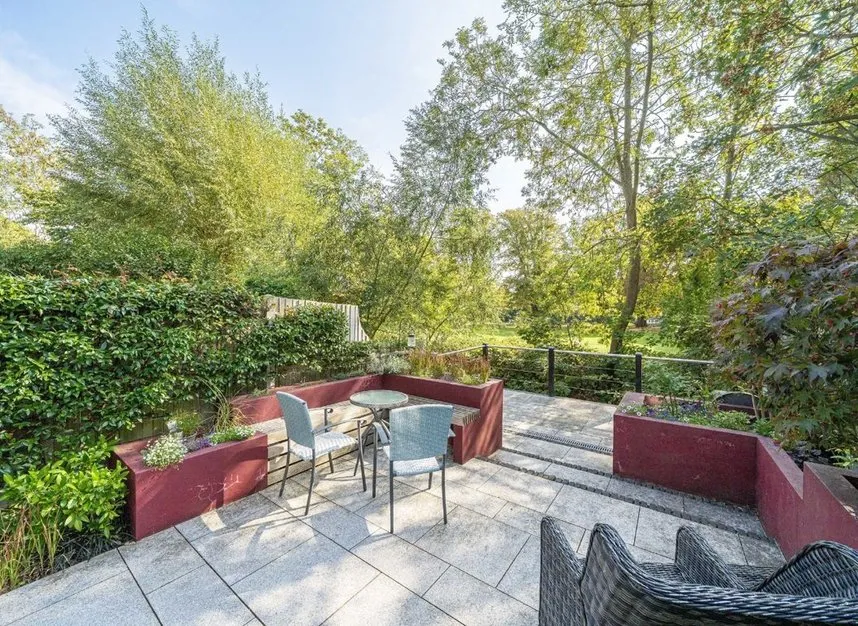 Oxford Row, Sunbury-On-Thames, TW16, photo 10